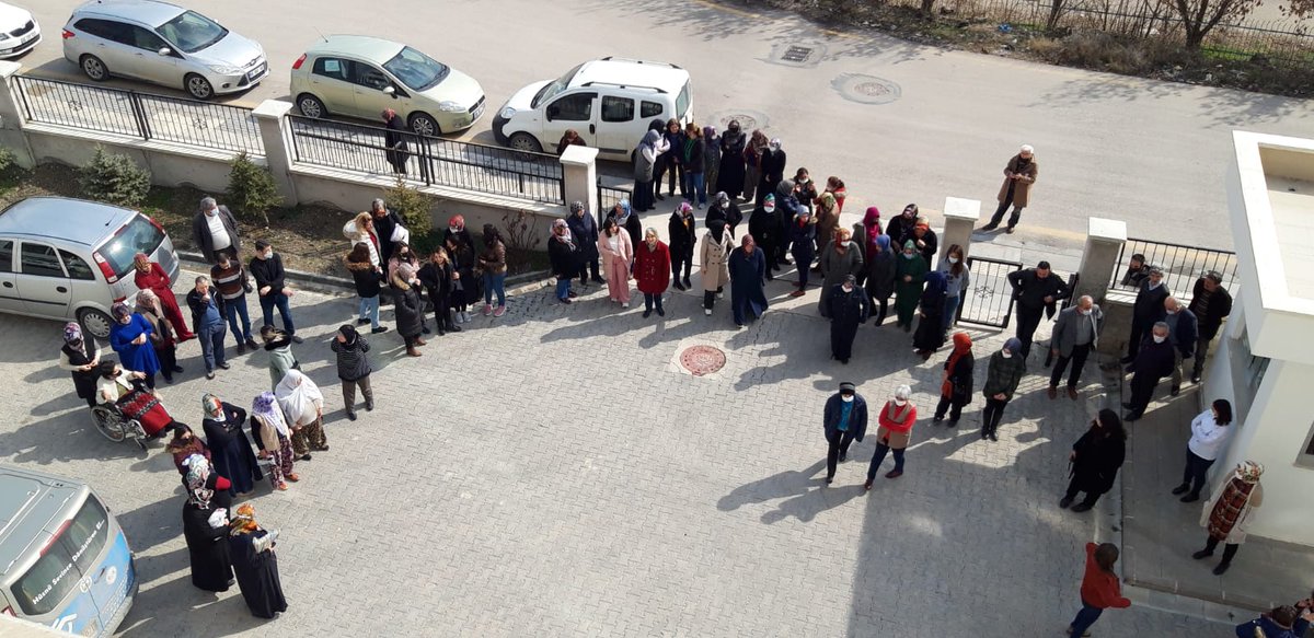 BeypazarH's tweet photo. BEYPAZARI HALK EĞİTİMİ MERKEZİ DEPREM TATBİKATINI YAPTI...
ALLAH GERÇEĞİNDEN MİLLETİMİZİ KORUSUN! https://t.co/xhtymamDOv