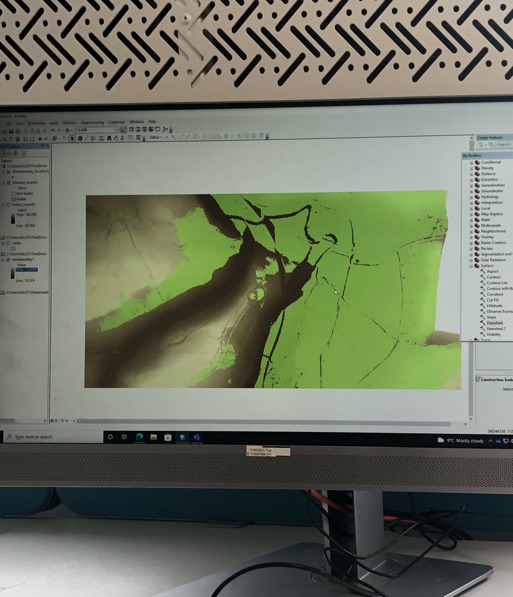 TozerAmber's tweet photo. Also using ArcMaps to see the viewpoints of #WembworthyCastle in Devon. Fascinating stuff going on today! @Esri #ArcMaps #Landscapes https://t.co/n0xXk3I4ah