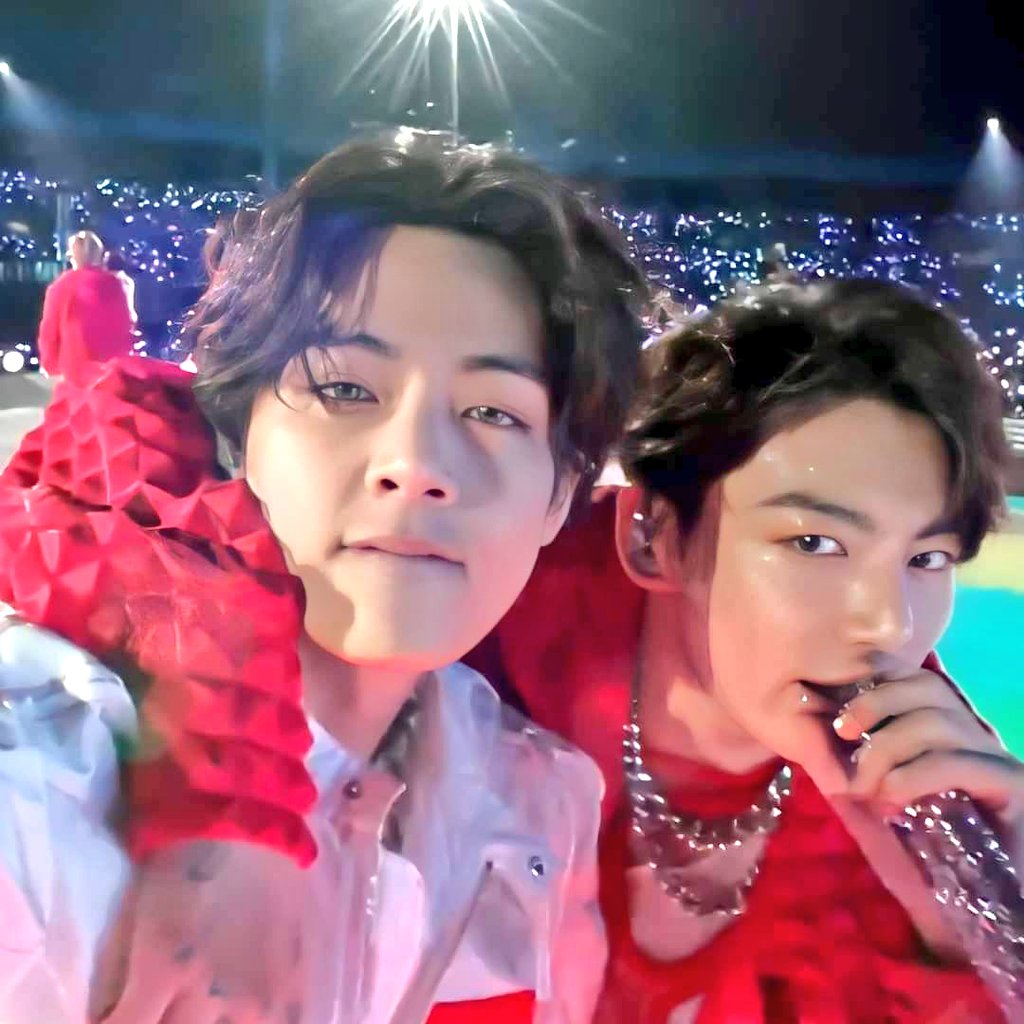 BTStayInMyHeart's tweet photo. Ni volviendo a nacer voy a superar al Taekook.

#PTD_ON_STAGE_SEOUL https://t.co/U9SzKQV9vJ