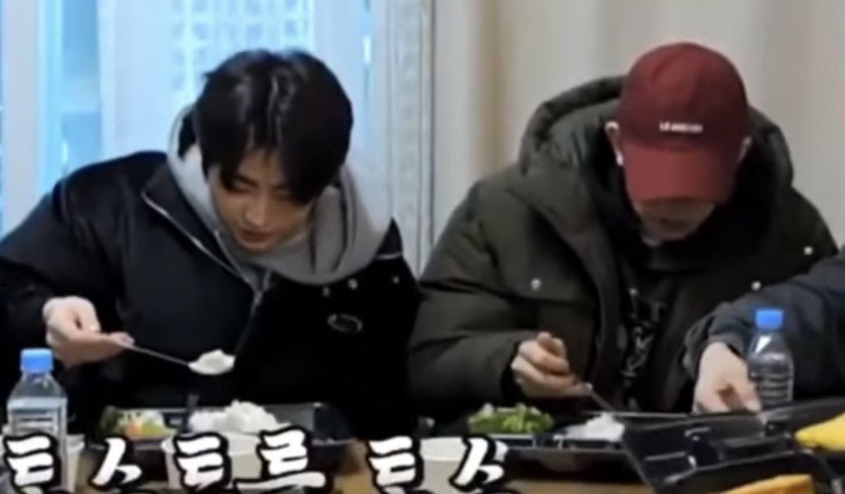 heehoonfeed's tweet photo. heehoon the official mealtime seat mate i said what i said..... https://t.co/cq7SrVOyYx