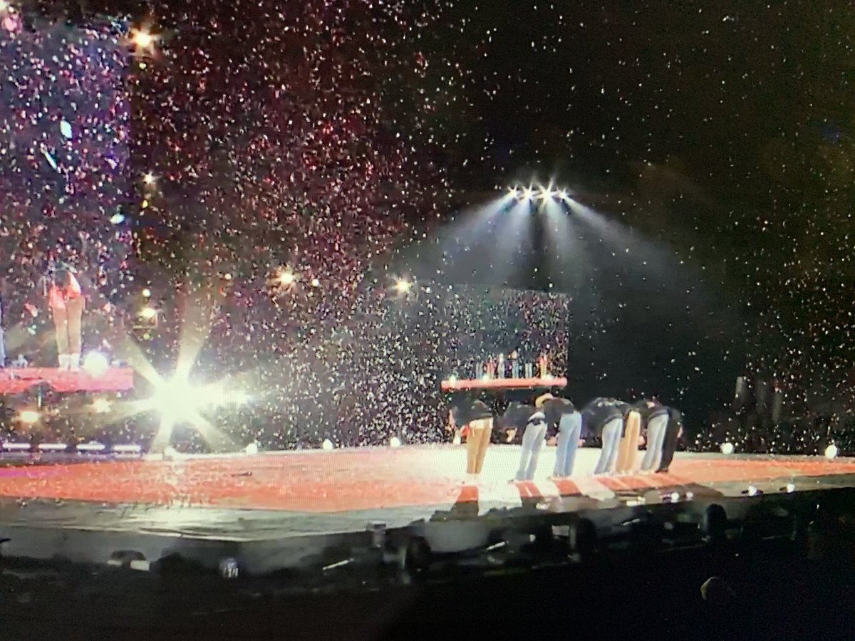 LittleSevenClub's tweet photo. Thanks you @BTS_twt for such amazing performances as always and a magical day💜. https://t.co/KyeyolS83E