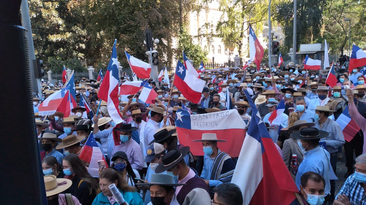 jfconunezLC's tweet photo. VIVA EL CAMPO Y TODAS SUS ACTIVIDADES. 4 MIL PERSONAS MANIFESTÁNDOSE PACÍFICAMENTE POR LA DEFENSA DE SU CULTURA. https://t.co/WqRittptII