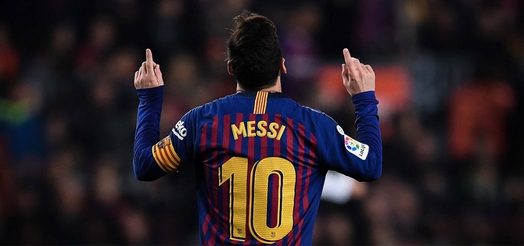 benzematth1's tweet photo. Leo, ya no eres lo que eras, pero que eres el mejor jugador de la historia del futbol, no lo duda nadie. 
D10S https://t.co/OsYne07nLn