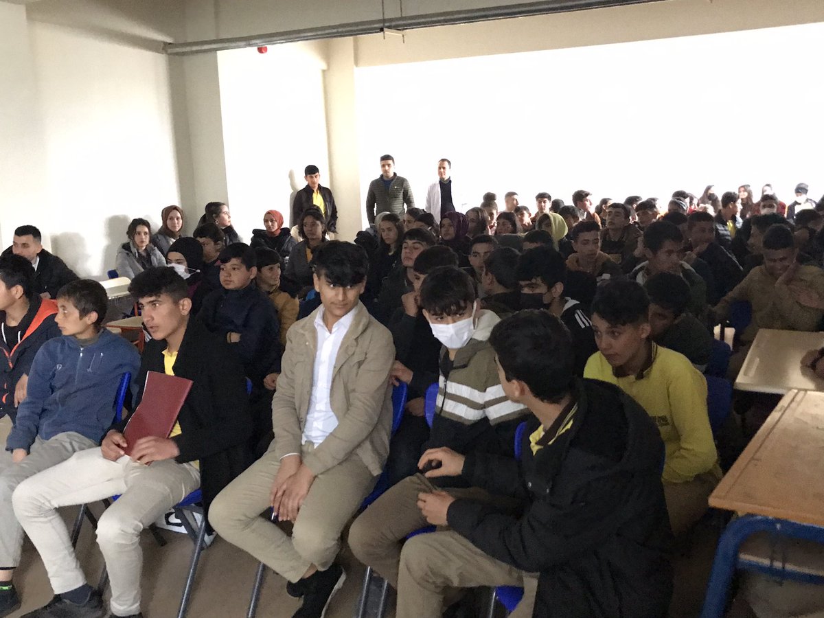 Bilim ve Teknoloji Haftası  kapsamında okulumuzda kutlama programı yaptık. Emeği geçen tüm öğretmen ve öğrencilerimize teşekkür ederiz.