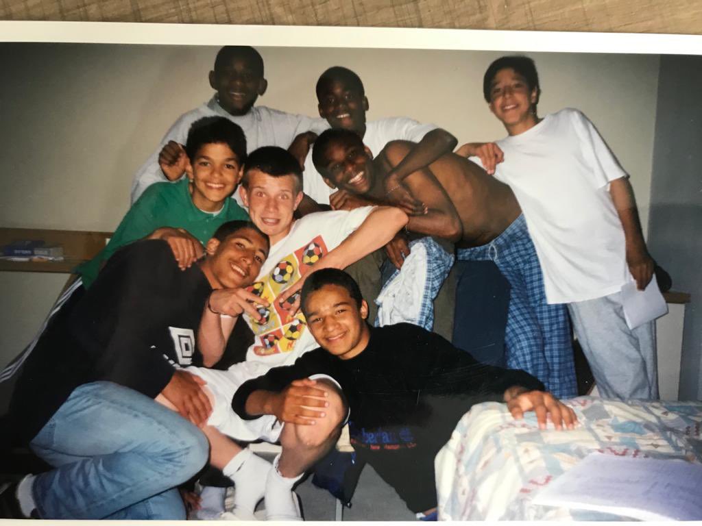 G86_Association's tweet photo. Un petit #ThrowbackThursday !
A votre avis c’était en quelle année ? 😃 #INF #G86 https://t.co/XlKOIobA11