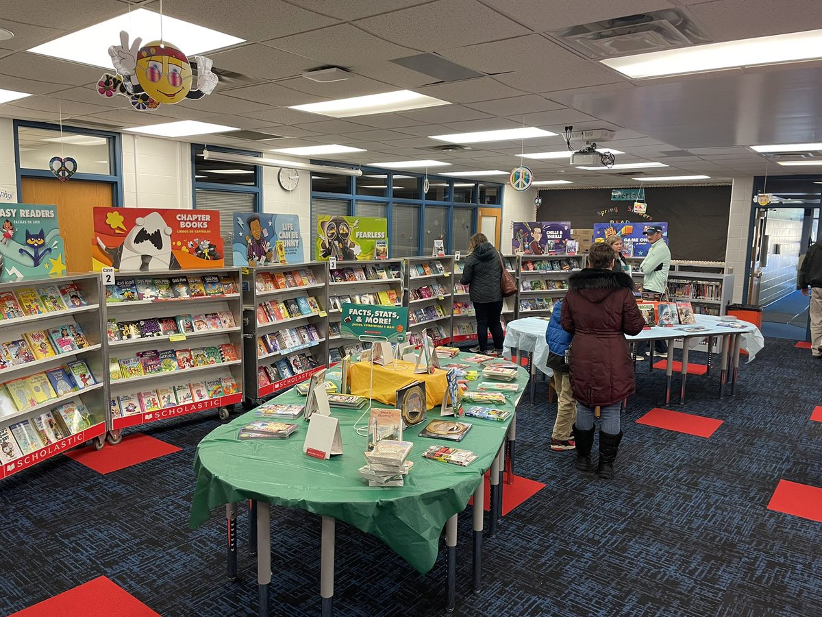 TLJDovre's tweet photo. We are thankful for all the families that supported the elementary book fairs. Books for home supporting books for school. Win-win! Go Bombers! https://t.co/lSc23zffd5