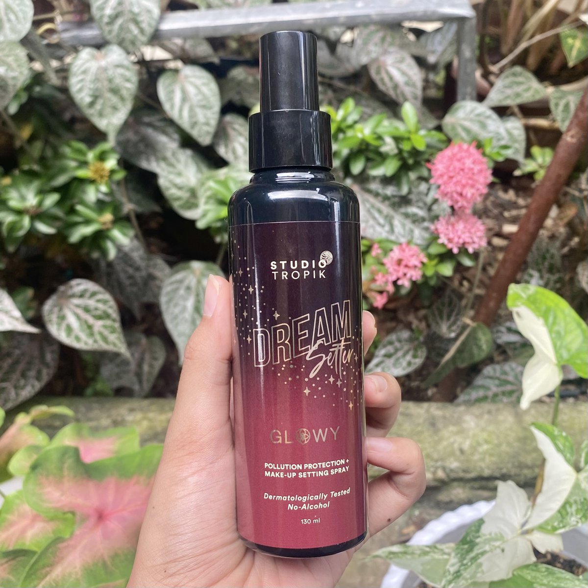 h0neymilktea_'s tweet photo. part paling aku suka yaitu ditutup pake dream setter😍

asli sih makeup udah pasti anti nempel ke masker &amp; bikin makeup ku tahan lama juga. rasanya makeup di kulitku kaya langsung di 'set' nempel sama kulit! cinta banget🥺❤️ #DreamSetter #makeupsettingspray https://t.co/oGTWQ22Uba