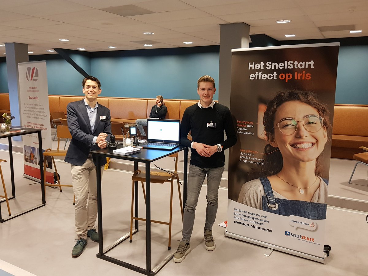 PrecentorAdvies's tweet photo. Een dagje op de @DeNetwerkvloer met Albert van @SforSoftware . Er is enorme belangstelling voor het nieuwe product inHandel van @SnelStart . #voorraadbeheer #logistiek https://t.co/vXcl2psas0