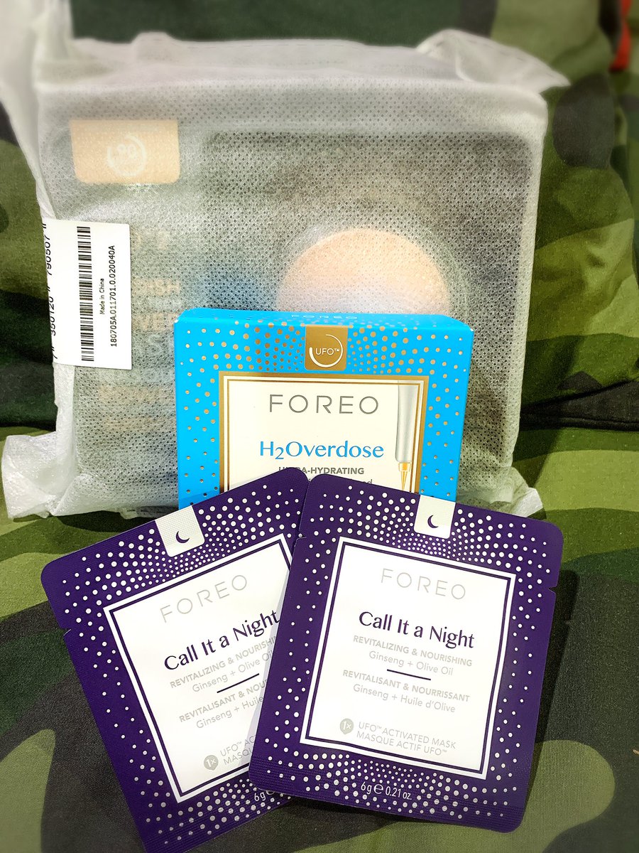 Luckymam519's tweet photo. หนังหน้าจะสวยละเนี่ย โดนไปหมื่นกว่าเครื่องมาคผิวหน้าและคอ #FOREOufo2 https://t.co/uZCHaWKmnW