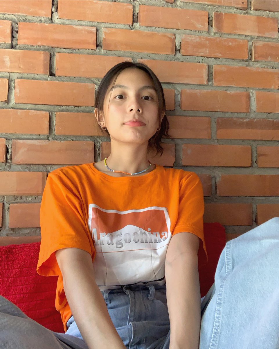 FAHSARlKA's tweet photo. Orange is the new black, they said. https://t.co/9Ynja3FB5l