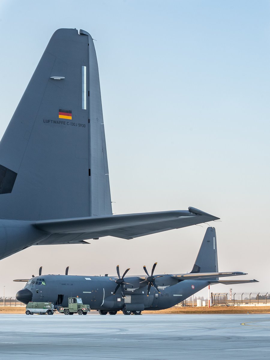 EATC_'s tweet image. On #9March Commander #EATC attended in #Evreux the inauguration ceremony of the French-German Binational Air Transport Squadron (#BATS) #C130J 🇫🇷🇩🇪✈️,under the auspices of the French and German Minister of Defence.

Read more about the #BATS unit here ➡️➡️bit.ly/3sZRLbY