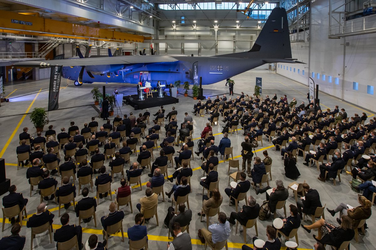 EATC_'s tweet image. On #9March Commander #EATC attended in #Evreux the inauguration ceremony of the French-German Binational Air Transport Squadron (#BATS) #C130J 🇫🇷🇩🇪✈️,under the auspices of the French and German Minister of Defence.

Read more about the #BATS unit here ➡️➡️bit.ly/3sZRLbY