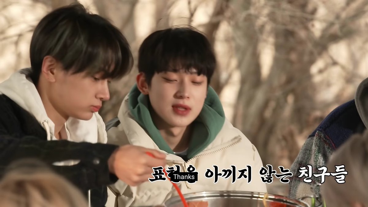 sunwonfeeds's tweet photo. 🐈: it tastes better because sunoo made it.
🦊: thanks.

no this is so cute #sunwon https://t.co/qjUHQvoex6