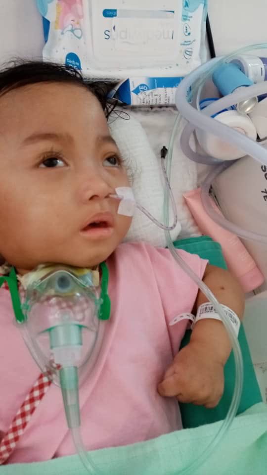 norazlh's tweet photo. Hi assalamualaikum. She's only 2 years old and her name zahirah amani. Im begging everyone who came across this tweet to spread this! She needs an oxygen machine that costs RM18,800. If you cant help by money maybe you can retweet this. Please help 😢 https://t.co/1Bk0D6z6nM