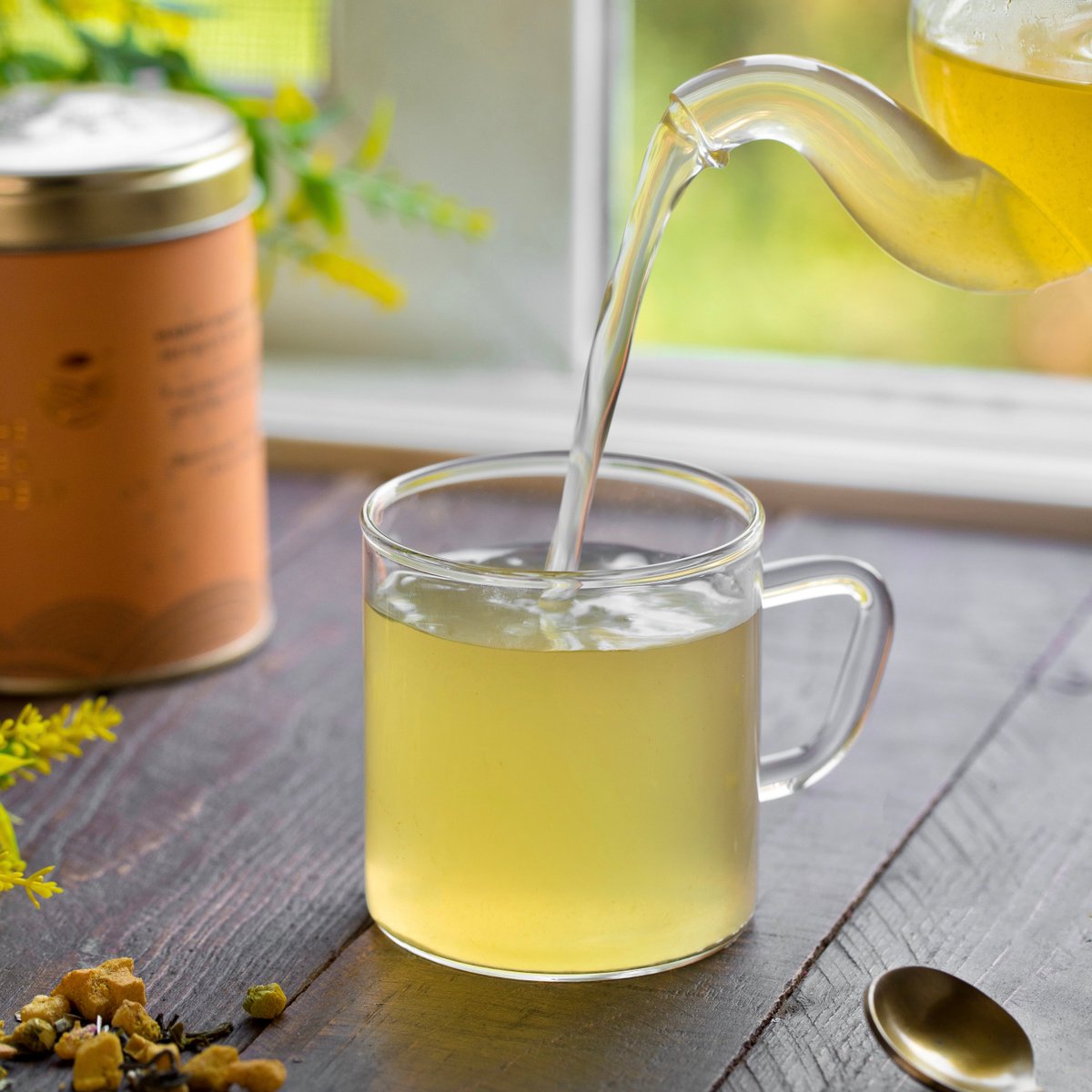 We are sipping our way towards the weekend this Thursday, with this refreshing Mango tea. 
What are your midweek plans? 

#theteashelf #tea #tealovers #lovefortea #iamatealover #mycupoftea #morningtea #teatime #foodandbeverage #beverage #beveragephotography #teaphotography