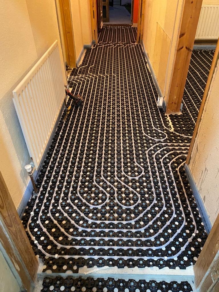 EuGeofit's tweet photo. 📣 The second GEOFIT pilot is up and running! The Aran Islands demonstration plant has been fully commissioned by Eurotech heating this week. The house has been fitted with an Oschner #Geothermal #Heatpump, completed with a Uponor Minitec underfloor #heating system. https://t.co/V7siMYIgJA