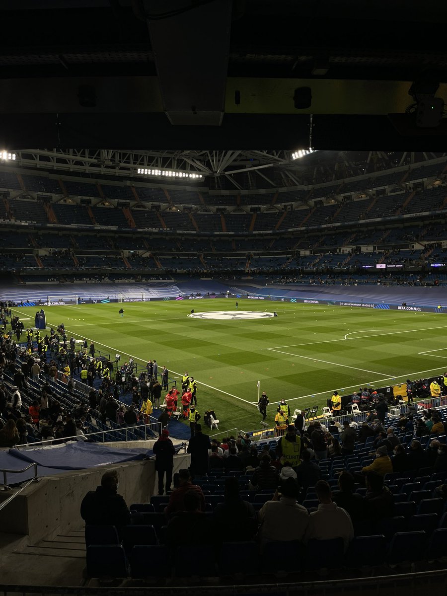 amirtehh's tweet photo. CRAZYYYYYY ATMOSPHERE IN THE BERNABEU 🚀🚀🚀🚀🚀🚀🚀🚀🚀🚀 https://t.co/fxDUyNPdor