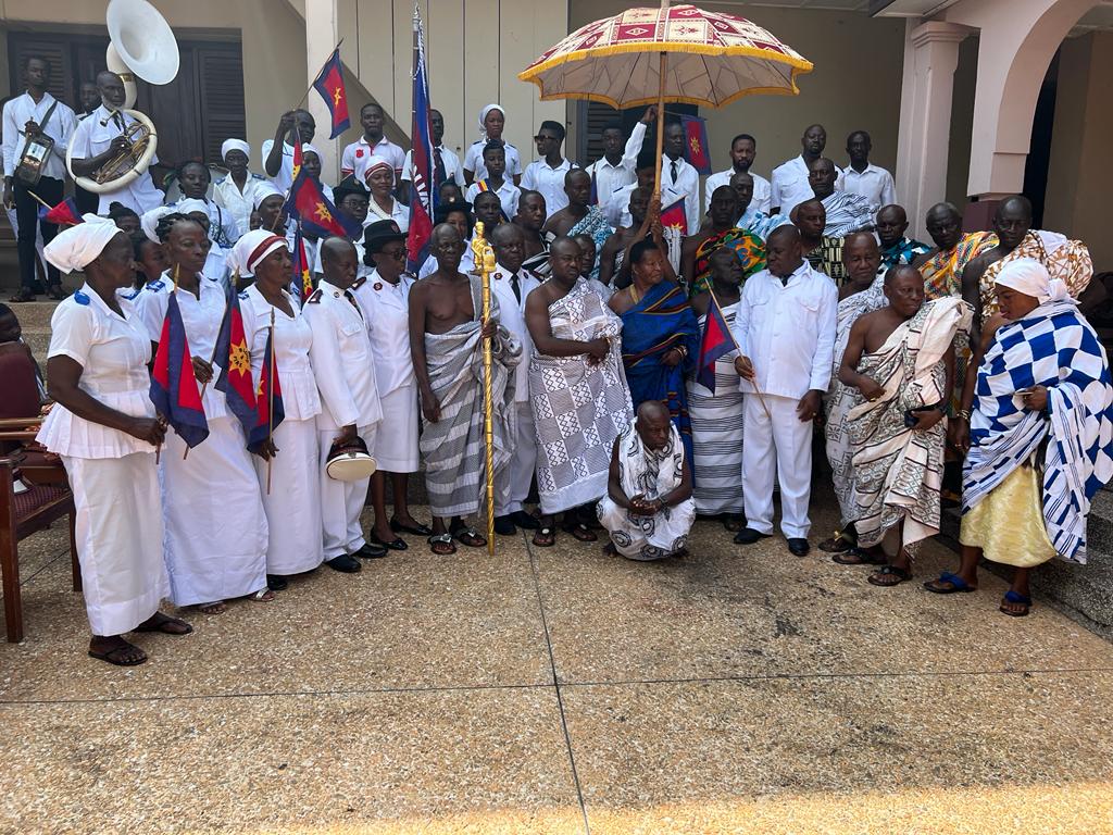 SalArmyGh's tweet photo. It has been an exciting weekend in the Ashanti Central Division. The Salvation Army in Kumasi received the Centenary Colours, commissioned 83 Divisional Songsters, and at the Chief’s Palace in Fomena a presentation with the Kente cloth was given. https://t.co/EmpGIM9NIR