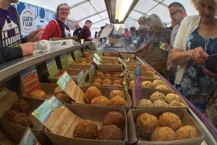 welshfooddrink's tweet photo. Cowbridge Food and Drink Festival Back With a Bang for 2022!
https://t.co/oxpssryxoc
#cowbridge #foodfestival #foodfestivals #welshfoodanddrink #foodanddrinkwales #foodanddrink #foodblogger #foodie #foodies #foodielife #foodiefeature #foodlover #artisanfood #artisanfoods https://t.co/reHV0TJ5u0