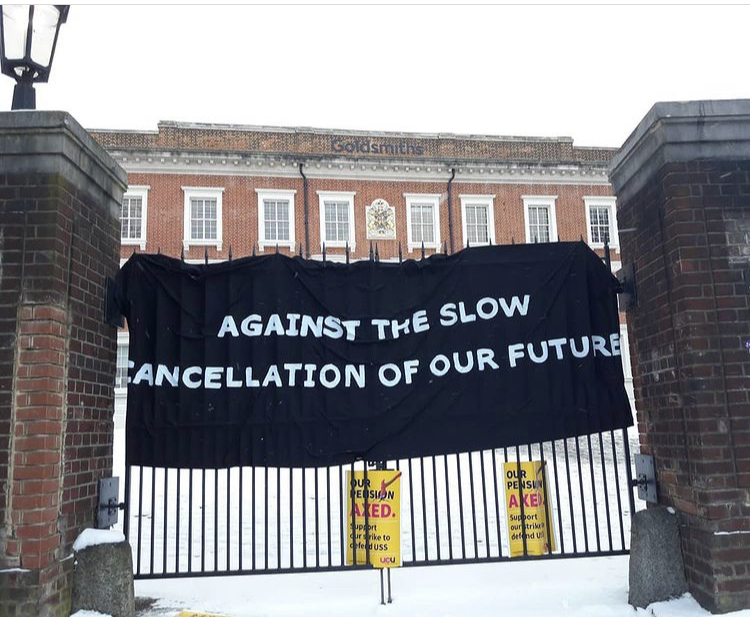 STATEMENT TO STUDENTS: 'Goldsmiths UCU Executive sends our gratitude to you for your solidarity and patience during these difficult and uncertain times. We care deeply about students – that’s why we strike.'  #Goldstrike Full statement: goldsmithsucu.org/2022/03/10/gol… 1/10