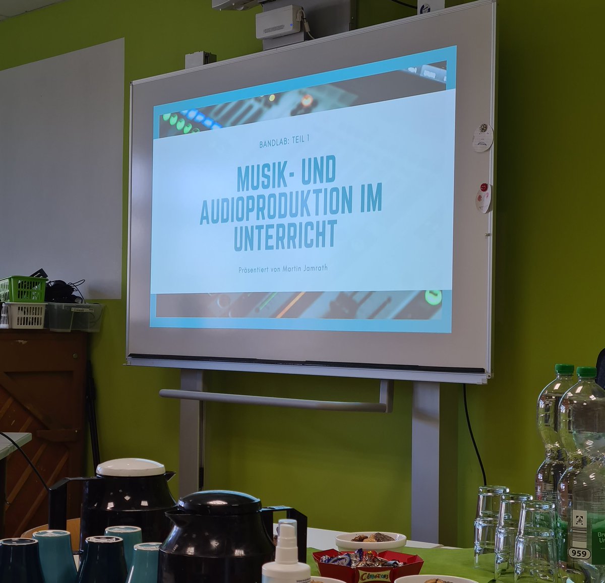 Beim eigenen Musiklehrer zur Fobi. Bin vor allem auf den Workflow gespannt! #Bandlab #Musikunterricht #franckeschule #twlz