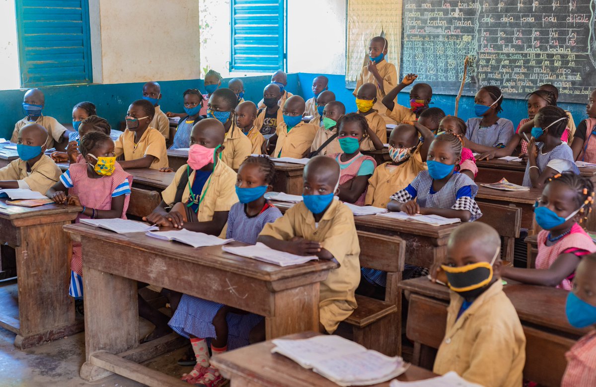 Today is #InternationalSchoolMealsDay
School meals are an investment in Africa's future. We can't say it enough :
💰They can transform lives and communities
📚They are as important as books used in the classroom
🍲A simple meal can help children stay in school