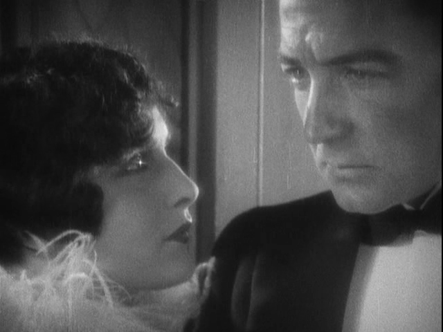 bergersmicer's tweet photo. Sheffield is in for a treat on Sunday, the magnificent Hell's Hinges and then Josef von Sternberg's "experiment in photographic violence and montage…” Underworld staring Evelyn Brent, Clive Brook and George Bancroft! Plus more... enjoy! #YSFF https://t.co/Rg3e01XRNi