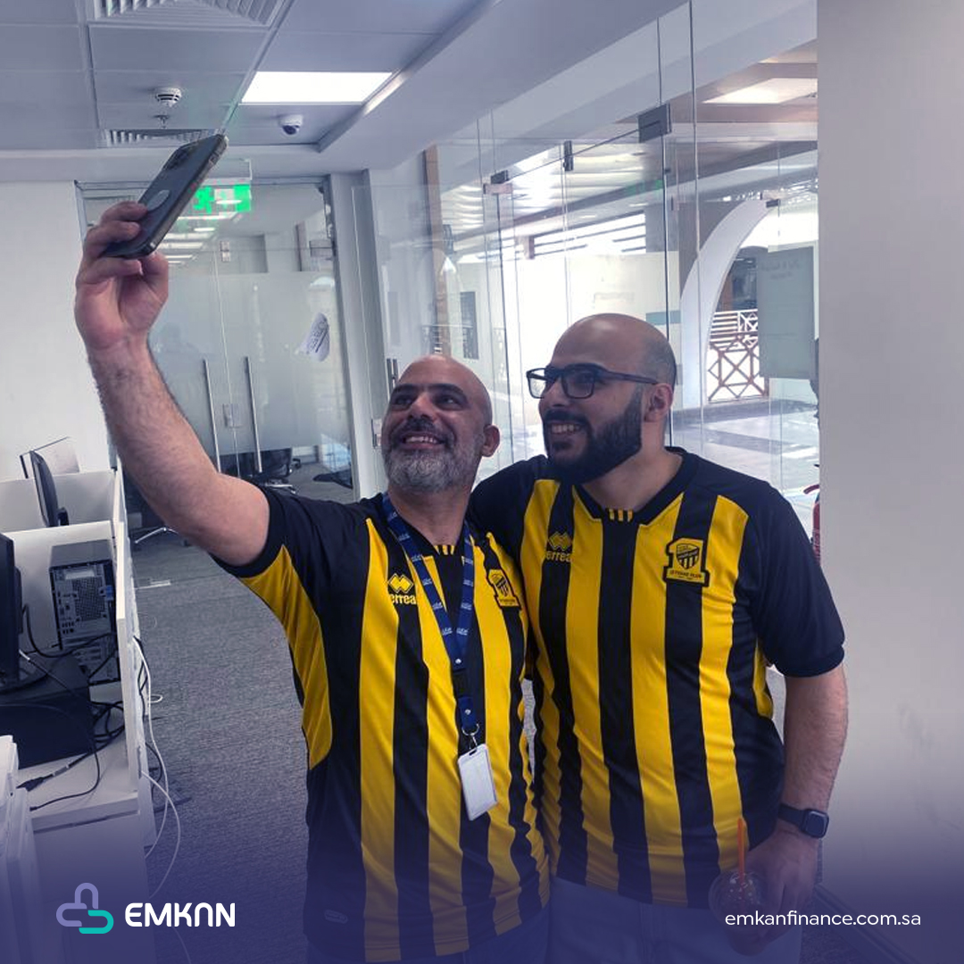Emkan's tweet photo. اليوم مكتبنا كله اتحادية 😎🖤💛
#إمكان_ظهر_الاتحاد https://t.co/19ci4i7YQA