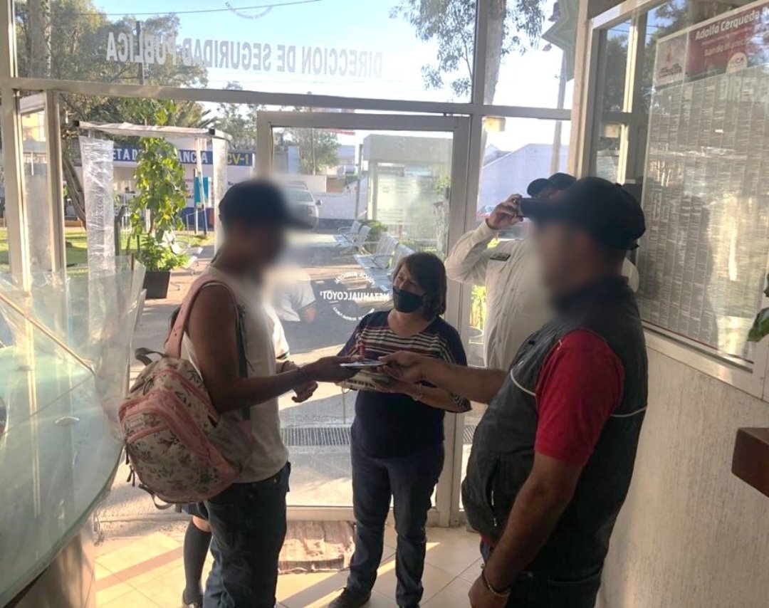 seguridadneza's tweet photo. 👮🏻♂️#ConHonor || El #BuenTrabajo se comparte.
Como el de nuestros elementos, que al realizar sus funciones en las inmediaciones de la #DGSC, localizaron un equipo telefónico e hicieron lo posible para localizar al propietario.
No cabe duda que #SomosMásLosBuenos https://t.co/mOpwiyCBDt
