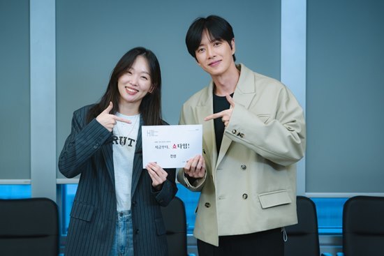 KoreanUpdates's tweet photo. MBC to bring back Sat-Sun time slot for dramas with #FromNowOnShowtime confirmed to premiere on 23 April. 

Cast: #ParkHaeJin #JinKiJoo #JungJunHo #ParkSeoYeon #KimHeeJae

https://t.co/QzMoFEjdgj #KoreanUpdates RZ https://t.co/0inFIYmZsx