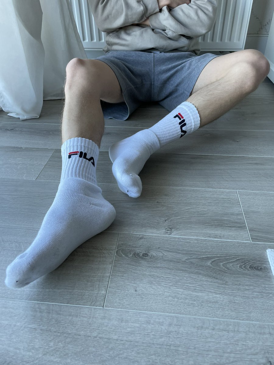 nofacejacob's tweet photo. Wanna sniff them? #gay #feet #fetish https://t.co/k0gKYSGCsT