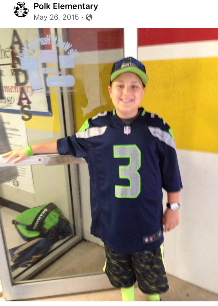 BurkeRudolph1's tweet photo. Thank you @DangeRussWilson https://t.co/6qv4PWm0Qu