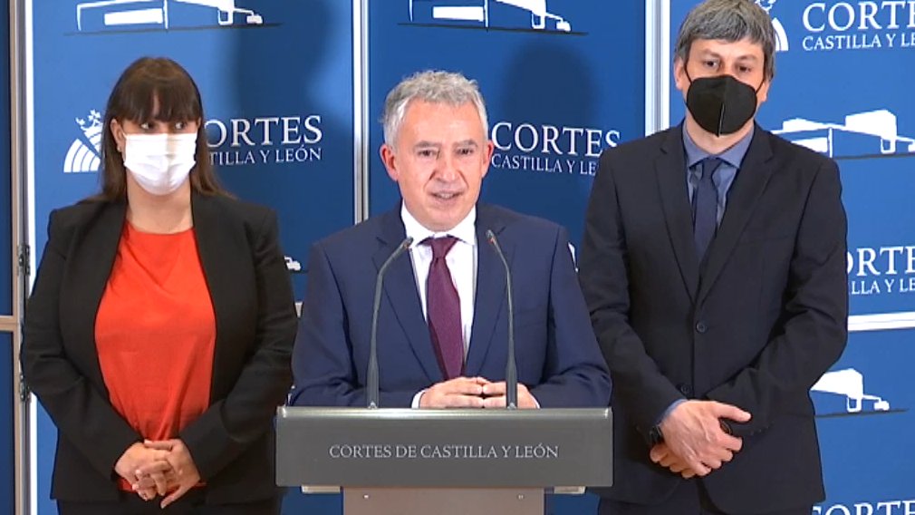 Hoy la voz de los sorianos ha llegado por fin a las instituciones, a las Cortes de Castilla y León.

Ángel, Vanessa y Toño harán que las demandas de #Soria se escuchen más altas y claras que nunca.

Hoy empieza una nueva etapa con mucho trabajo por delante. ¡Salud para cumplir!