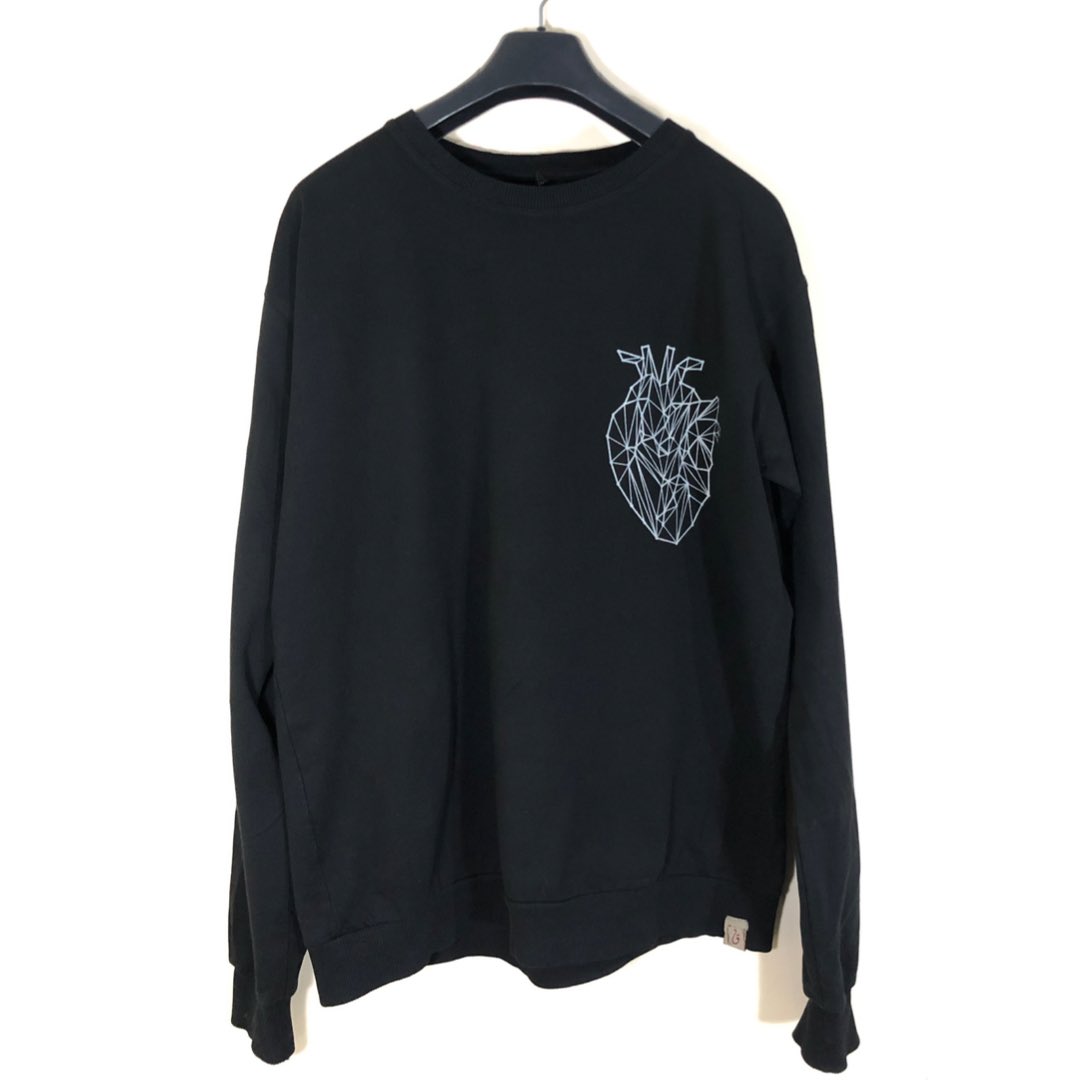 thriftlotus's tweet photo. geometric heart sweatshirt 🫀
Size:L(66cm*53cm) 
Brand: Qaf Gallery https://t.co/6J7K3voTAF