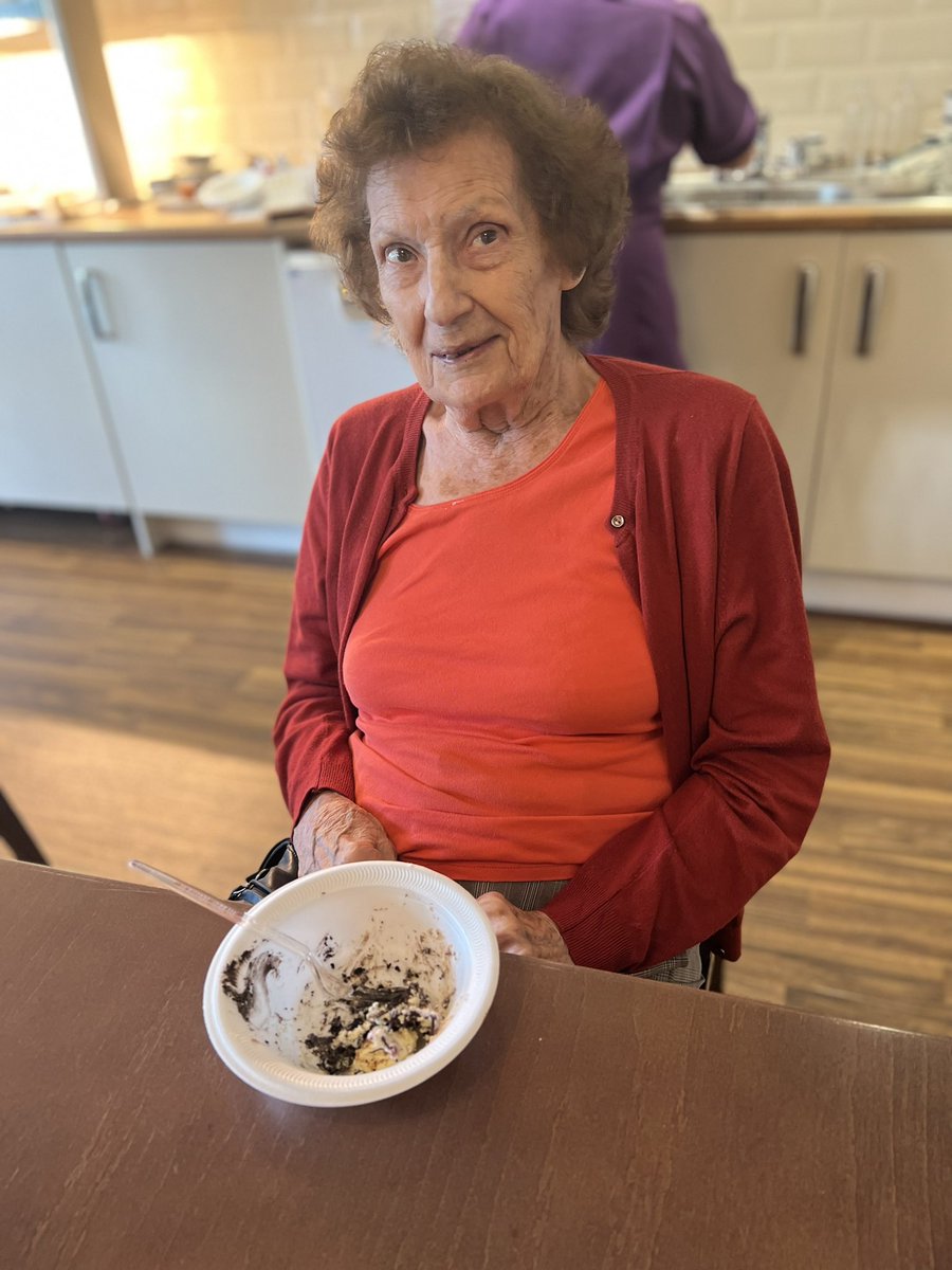 MoorePlaceEsher's tweet photo. Today our wonderful kitchen team prepared a taster session for our new spring/summer menu to gather feedback from our residents as we love to have them involved in our decision making! They tried a variety of dishes..We think the desserts were a firm favourite #MoorePlace #Esher https://t.co/uy4Mi8QCY2