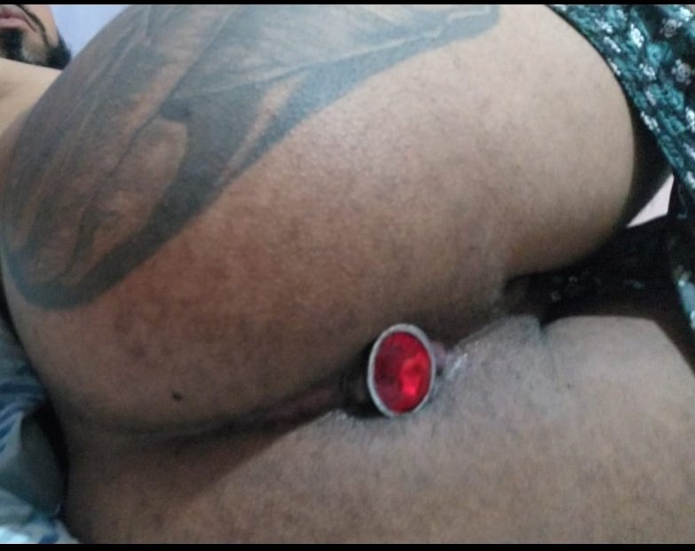 SubmissoRj2's tweet photo. Quem vem tirar o plug e colocar o pau? https://t.co/EJ8NaHdhPg