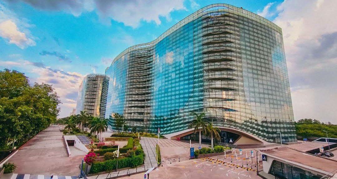 Snaps of Kosmos One IT Park (formerly One India bulls park) located in ...