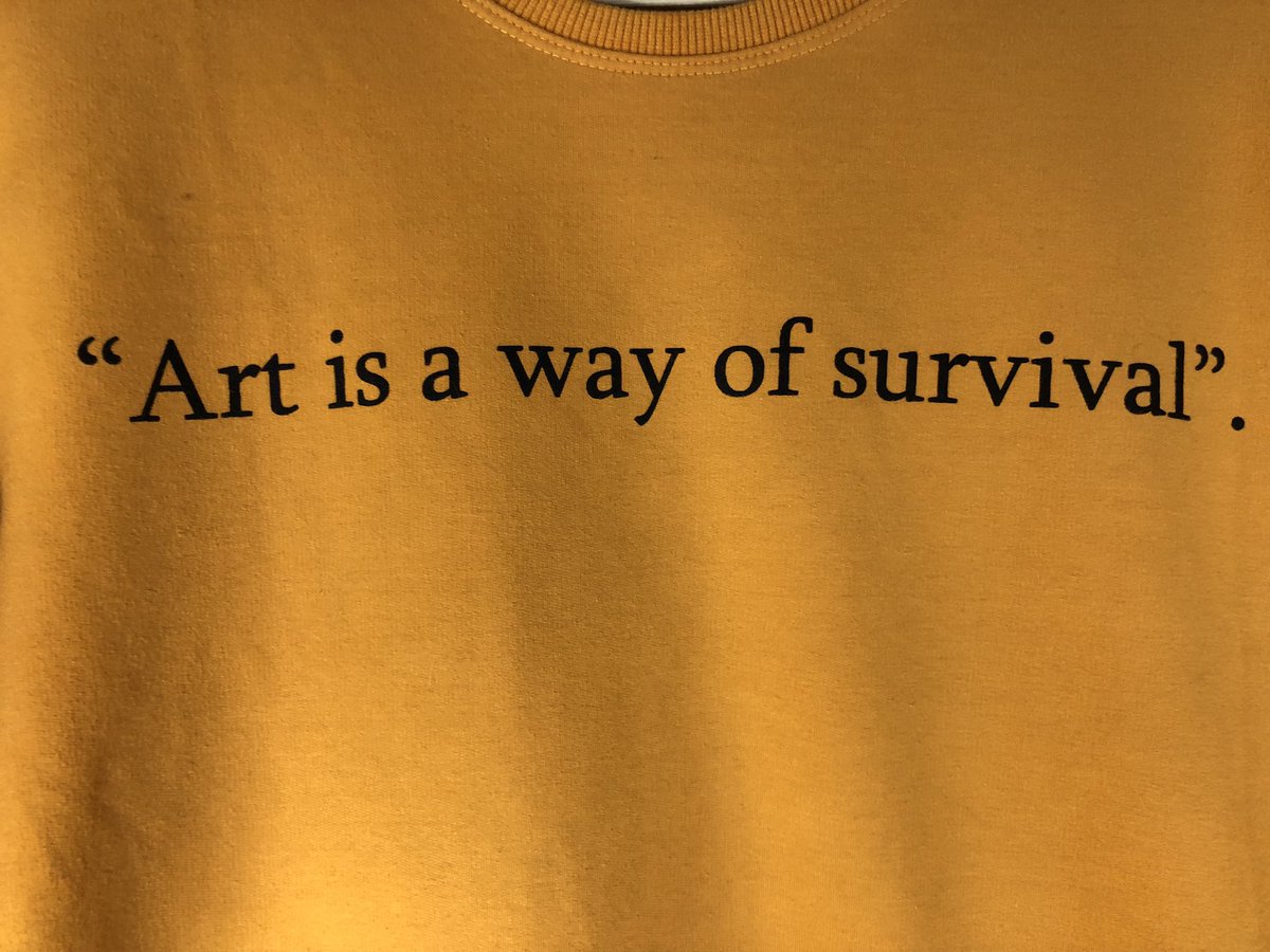 thriftlotus's tweet photo. “Art is the way of survival” sweatshirt 🎨🎭
Size:xl(71cm*54cm)
Brand:qaff gallery https://t.co/VIoYjYW2oH