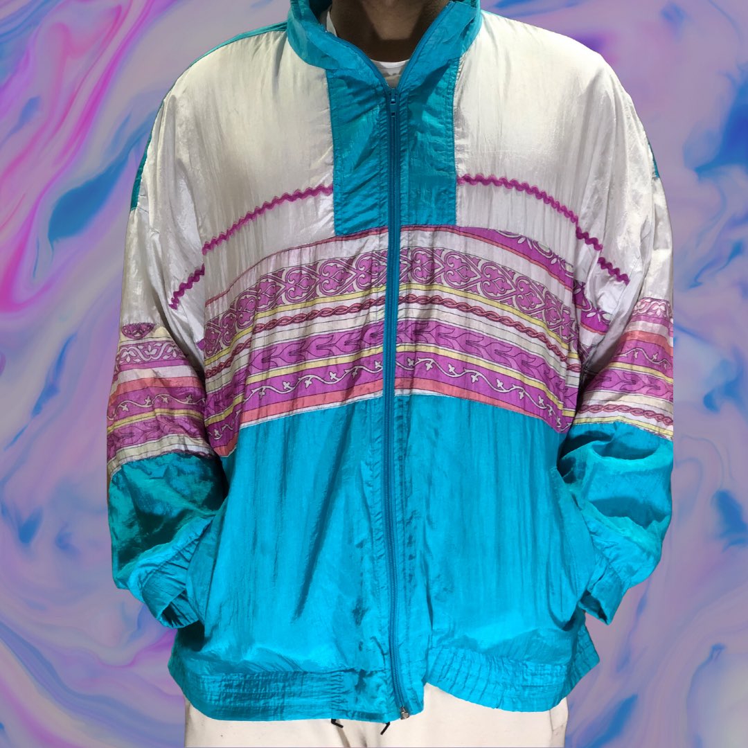 thriftlotus's tweet photo. Vintage 90’s blue jacket 
Size: Xl(69cm*65cm)
Brand:Spirit https://t.co/JMT0GI6pql