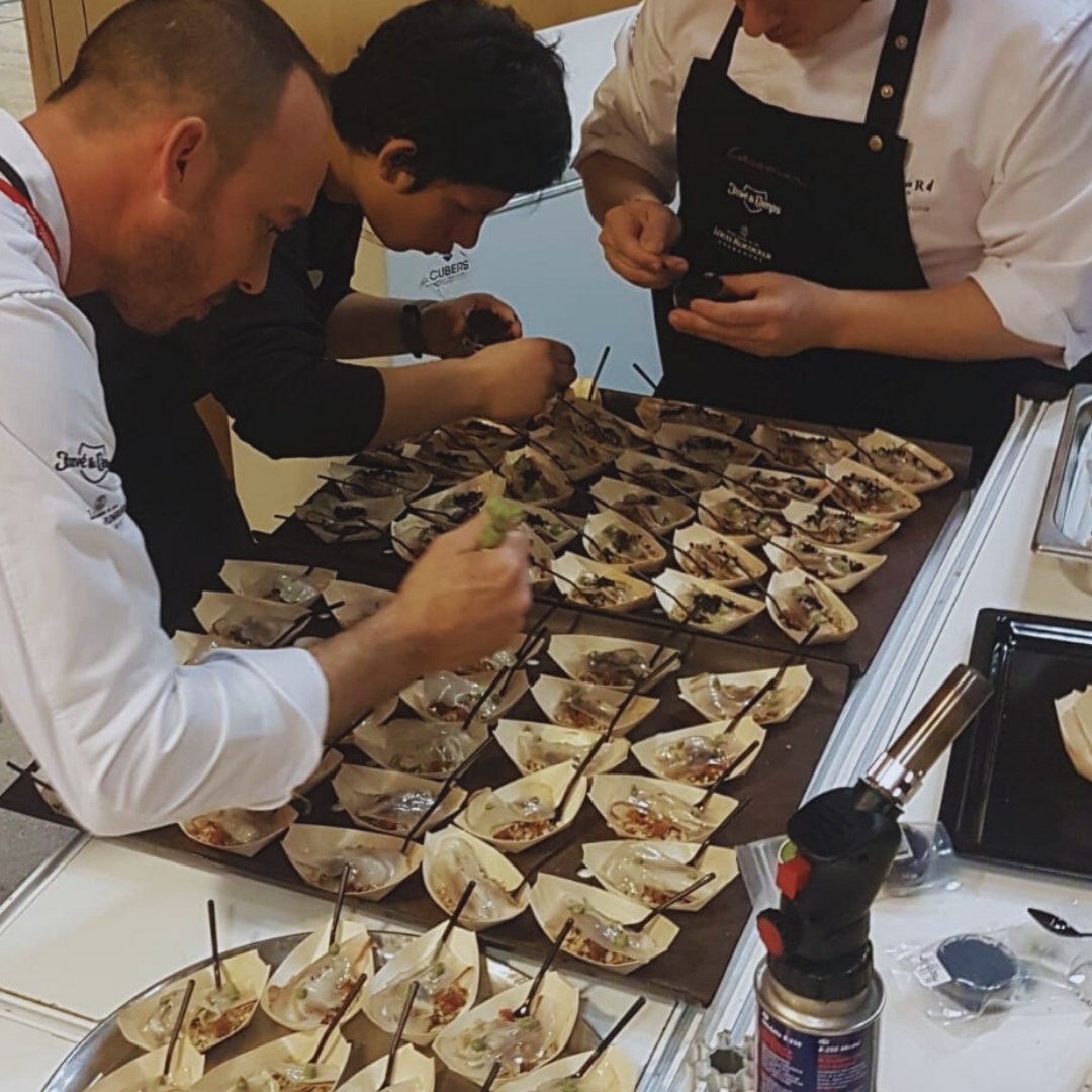 UNINICIO's tweet photo. ✨La importancia de un gran equipo✨
Somos conscientes y agradecemos diariamente el esfuerzo de cada persona implicada en UNINICIO.
¡Gracias por vuestro apoyo! ❣️
#uninicio #catering #cateringbarcelona #aperitivo #caterings #proyectosocial https://t.co/JVr8MnbAYx