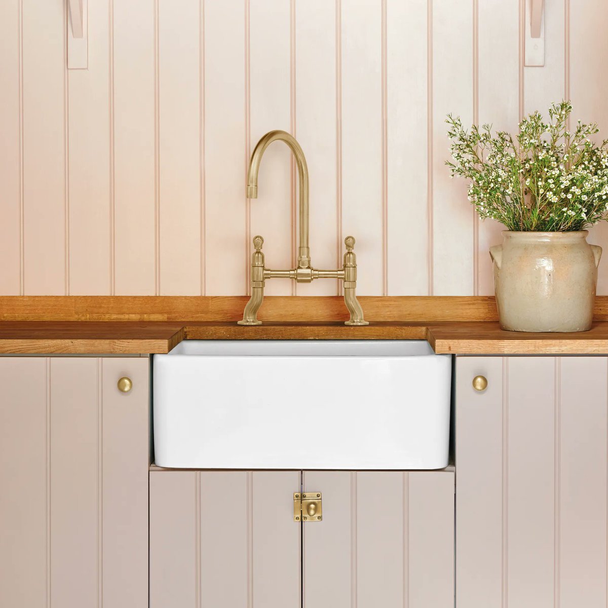 Caple (@caple) on Twitter photo The sink & tap combination that Bake of star <a href="/alicefevronia/">Alice Fevronia</a> has chosen for her new Caple kitchen😍
All of our ceramic sinks are hand finished, like this Shapwick model, and therefore no two are never alike!
See more: buff.ly/3KuEQVl
#CapleQuality #sinks #kitchendesign The sink & tap combination that Bake of star <a href="/alicefevronia/">Alice Fevronia</a> has chosen for her new Caple kitchen😍
All of our ceramic sinks are hand finished, like this Shapwick model, and therefore no two are never alike!
See more: buff.ly/3KuEQVl
#CapleQuality #sinks #kitchendesign
