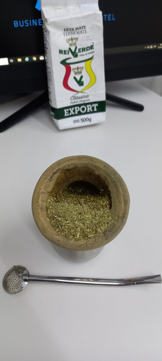 cgarciado's tweet photo. Mate.... un placer de la vida.
#matelover #reiverde #cuia https://t.co/cdmDYR3v0Y