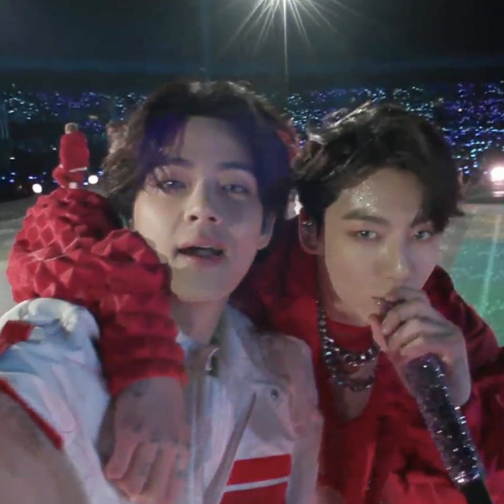 miithaaazz_'s tweet photo. TAEKOOK!!💜
JUNGKOOK!!💜
KIM TAEHYUNG!!💜
@BTS_twt
#PTD_ON_STAGE_SEOUL
#방탄소년단 https://t.co/PyKZlnFkMq