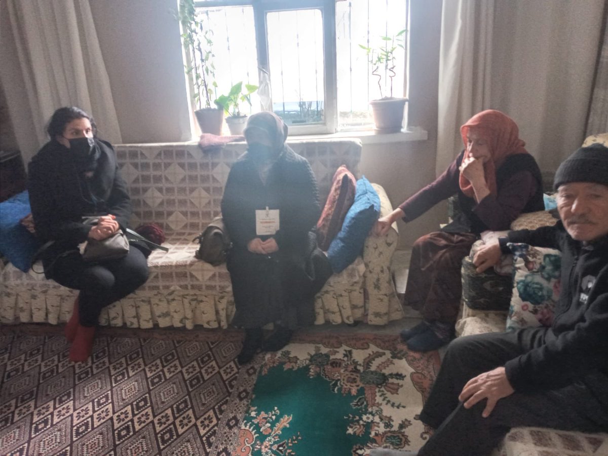 besikkayama's tweet photo. @besikkayama olarak ziyaretlerimize devam ediyoruz 
Bugün mü programlarımızda ev ziyaretleri üye çalışmaları esnaflarımız ziyaret ederek devam ediyoruz 
@RTErdogan 
@hakanhanozcan 
@Fatih__Bildik 
@akaltindag https://t.co/XKMoVCSvYf
