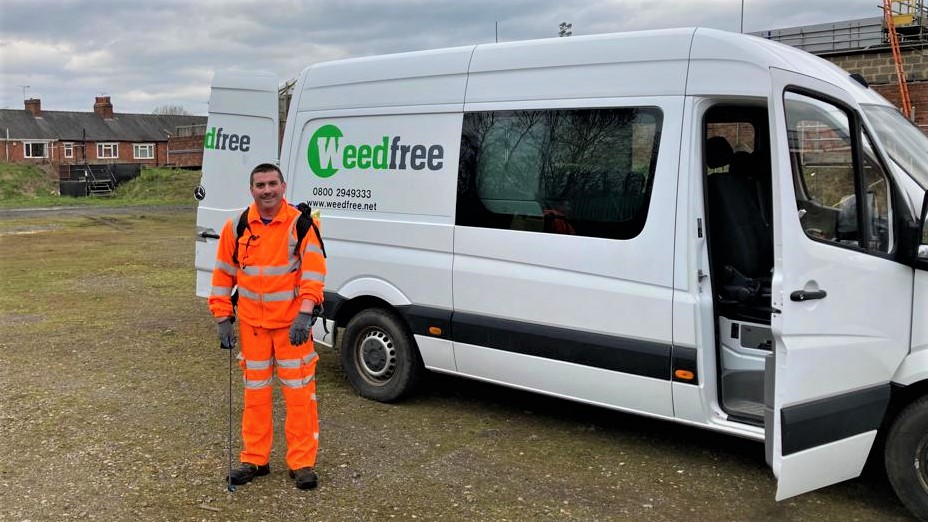 CTRLFC's tweet photo. 🌿 Thank you to our club partners @Weedfreeltd for assisting with some of our ground maintenance this morning

🙌 Thanks for your continued support!

#NewCasEra | #COYF https://t.co/7krtM78J4K