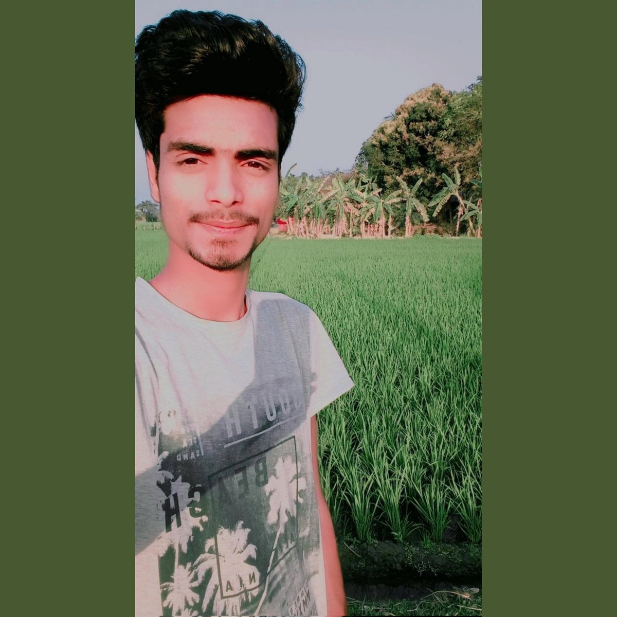 XakriulB's tweet photo. যদি ভালোবাসার ইচ্ছে হয়?
তবে, হৃদয়টাকে ভালোবাসুন__
ওপরের বার্নিশ করা দেহটাকে নয়। https://t.co/avhkBFmVU3