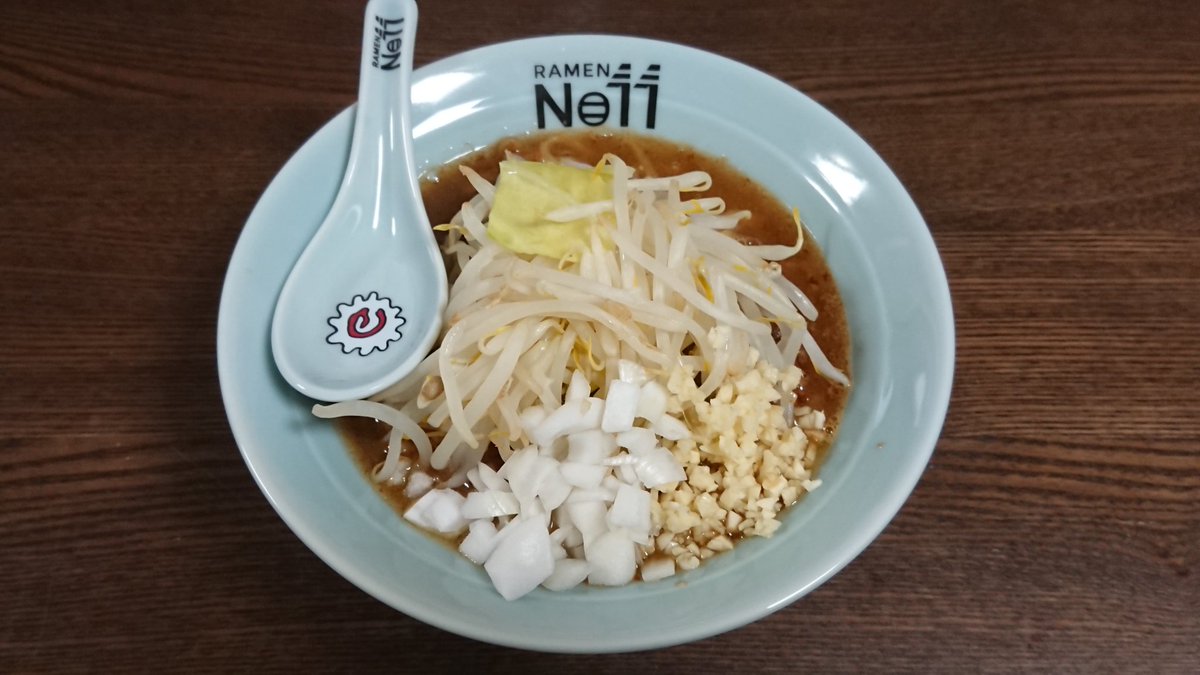 tsun20160923's tweet photo. 晩御飯。今日もこちらへ。ラーメン福袋をマボロシでオーダー。既製の麺と自家製麺の2杯。ド旨かった🎵
#丼テイクアウトめしや #messiYah 
#身空 #ラーメン #らーめん https://t.co/RzrziroDPZ