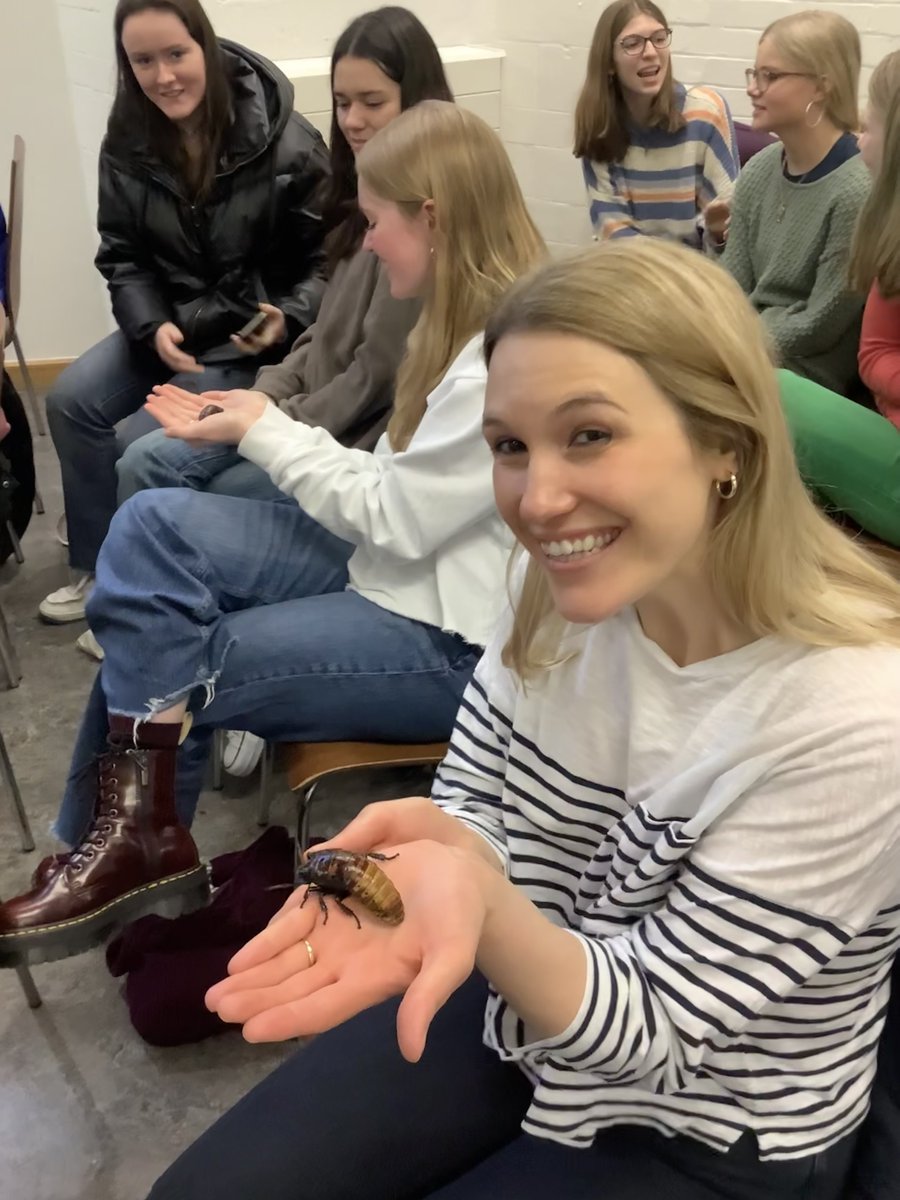 SHSOxbridge's tweet photo. @UniofOxford Y11 trip. Kate &amp; Miss Speers hold Madagascan hissing cockroaches in a fab lecture on evolution @morethanadodo (Oxford Natural History Museum). Mr McD hid. Illuminating day in a sunny, beautiful Oxford - so lovely to be back after 2 years of no trips @SurbitonHigh https://t.co/JXSAjM3ra4