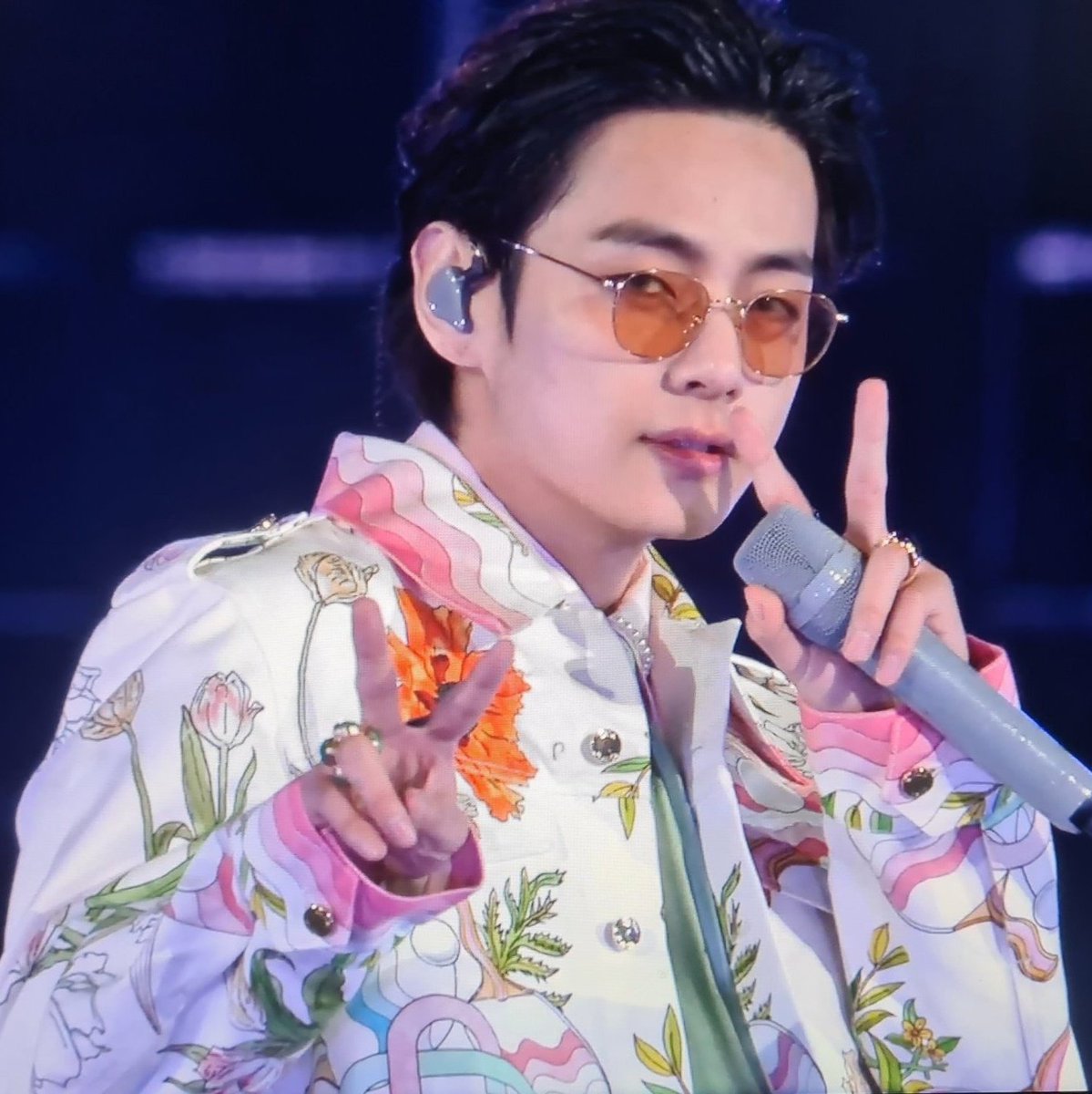kaylilseokkie's tweet photo. TAEHYUNG PTD SEOUL CONCERT D-1 HD PICS  —  A THREAD https://t.co/NeMk8HMbf5