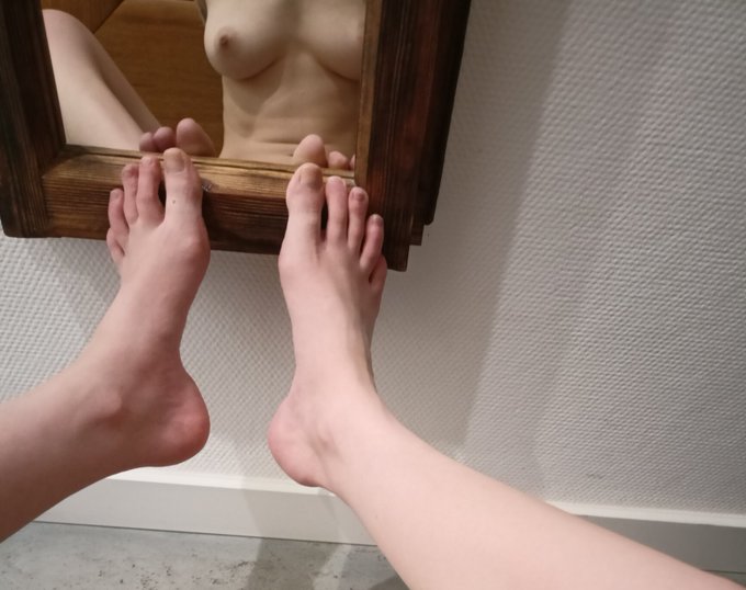 No pedi, just long toes!    #toes #longtoes #toesandtits #titsandtoes #nopedi #nopedicure #feetworshi̇p<a href="/tag/toes"class="tags">#toes</a><a href="/tag/longtoes"class="tags">#longtoes</a><a href="/tag/toesandtits"class="tags">#toesandtits</a><a href="/tag/footfetish"class="tags"><span>#footfetish</span></a><a href="/tag/feet"class="tags"><span>#feet</span></a><a href="/tag/retweet"class="tags"><span>#retweet</span></a><a href="/tag/feetworship"class="tags"><span>#feetworship</span></a><a href="/tag/toeslovers"class="tags"><span>#toeslovers</span></a>